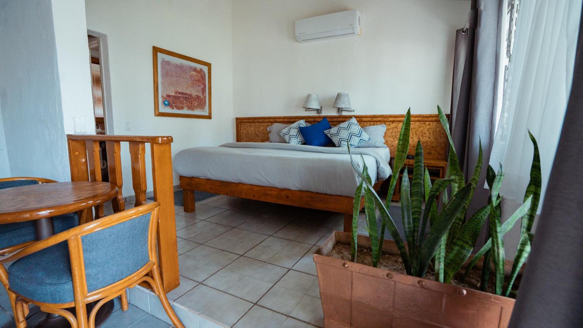 Buena Vista Oceanfront & Hot Springs Resort Buenavista  Chambre photo